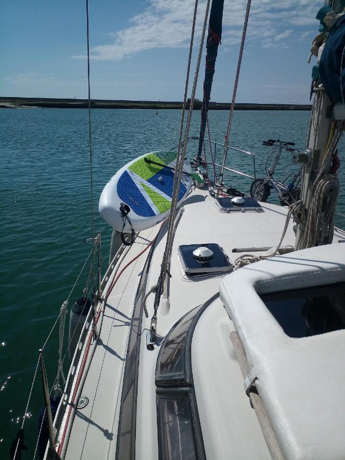 Bed & Boat Brezza Del Mare Hotel Viareggio Ngoại thất bức ảnh