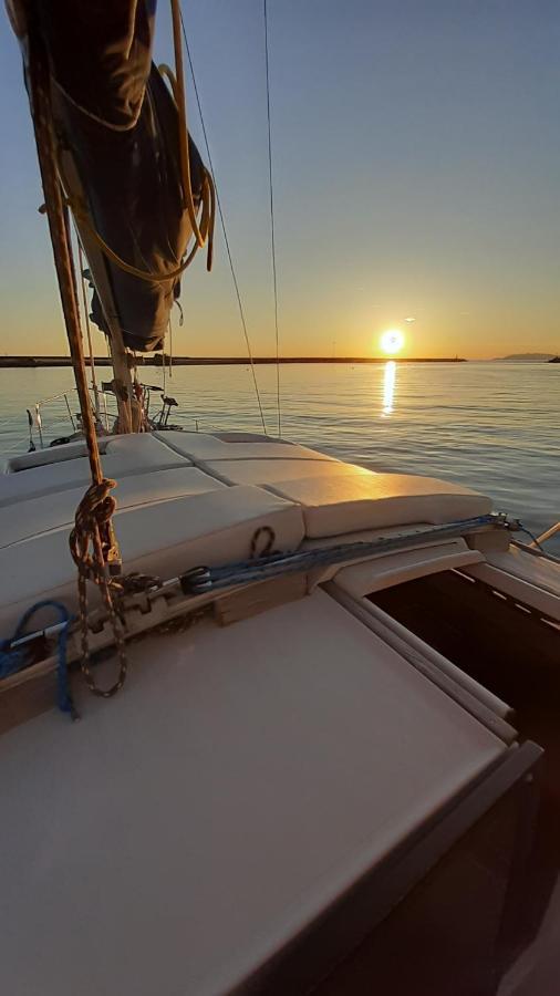 Bed & Boat Brezza Del Mare Hotel Viareggio Ngoại thất bức ảnh