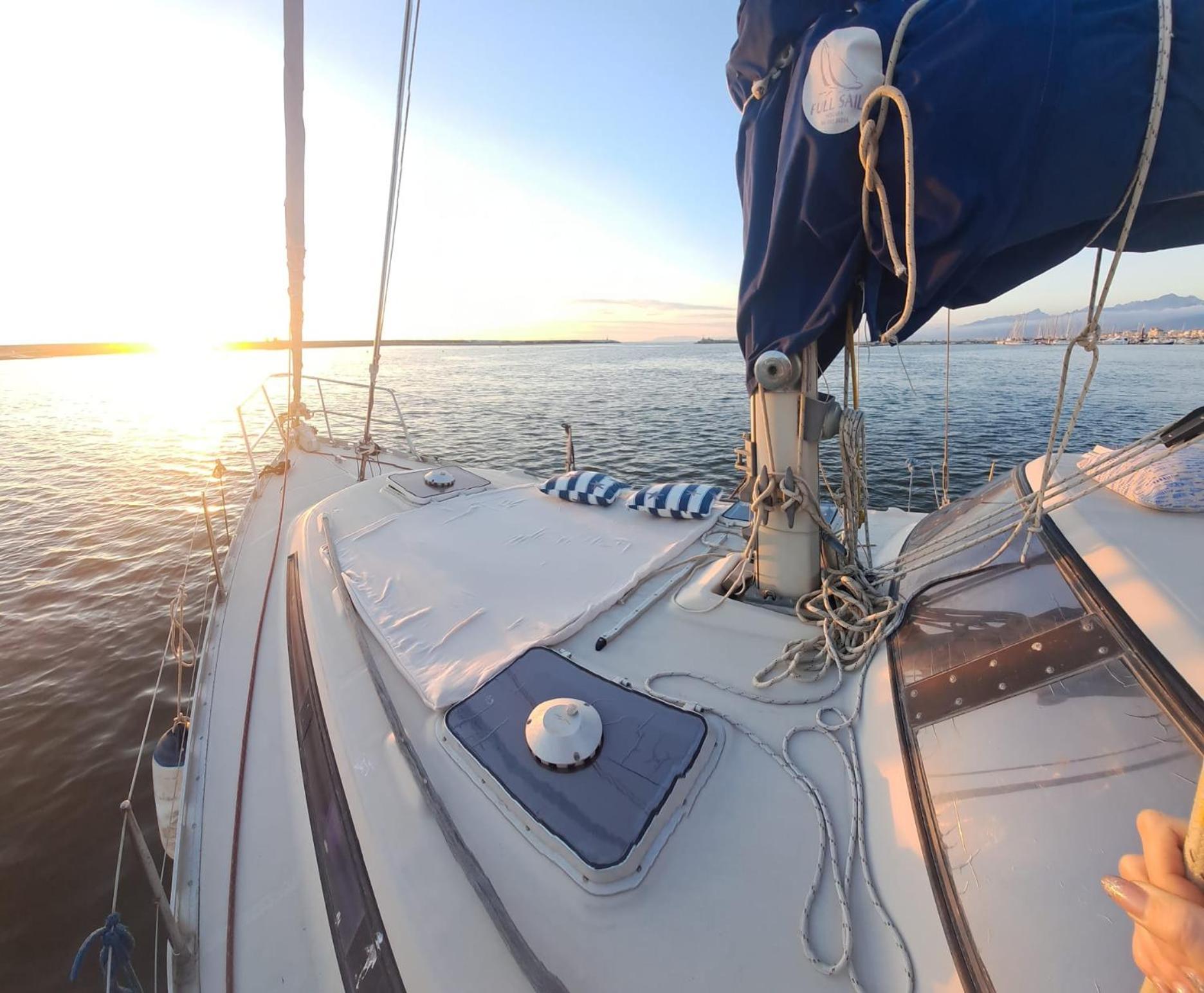 Bed & Boat Brezza Del Mare Hotel Viareggio Ngoại thất bức ảnh