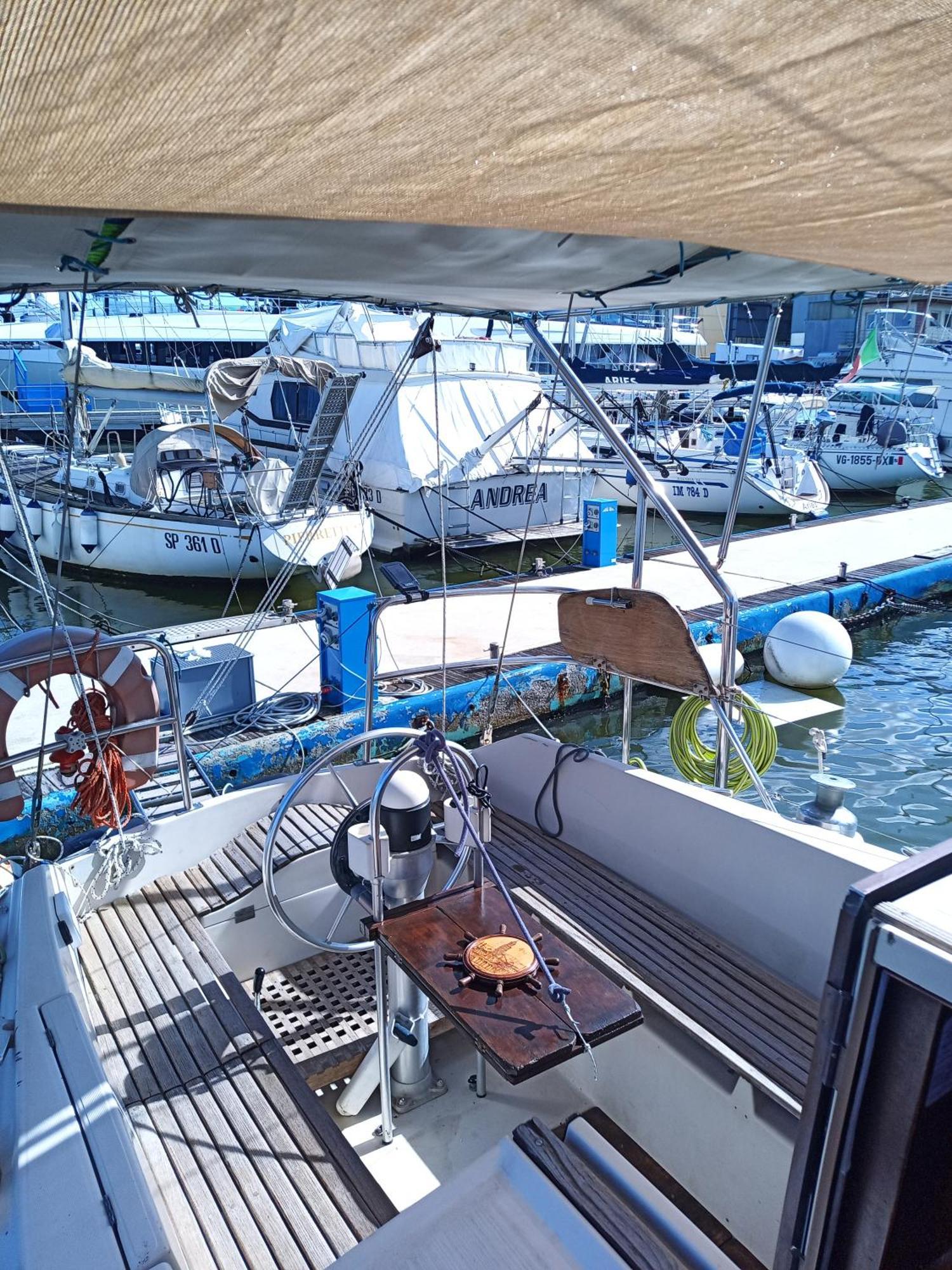 Bed & Boat Brezza Del Mare Hotel Viareggio Ngoại thất bức ảnh